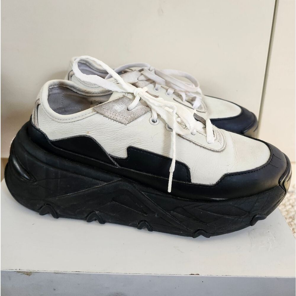 Diesel "S-Herby" White Leather Black Rubber Chunky Sole Sneakers Womens Sz 7.5